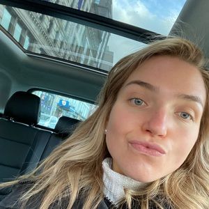 Meet your Posher, Emily